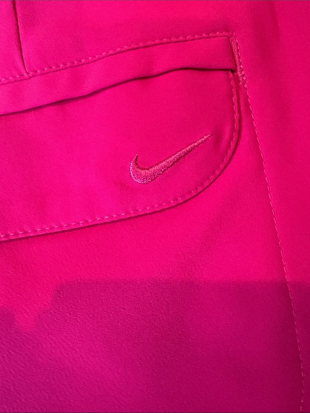 NikeGolf Tour Performance Women’s Bright Magenta Dri-Fit Bermuda Shorts